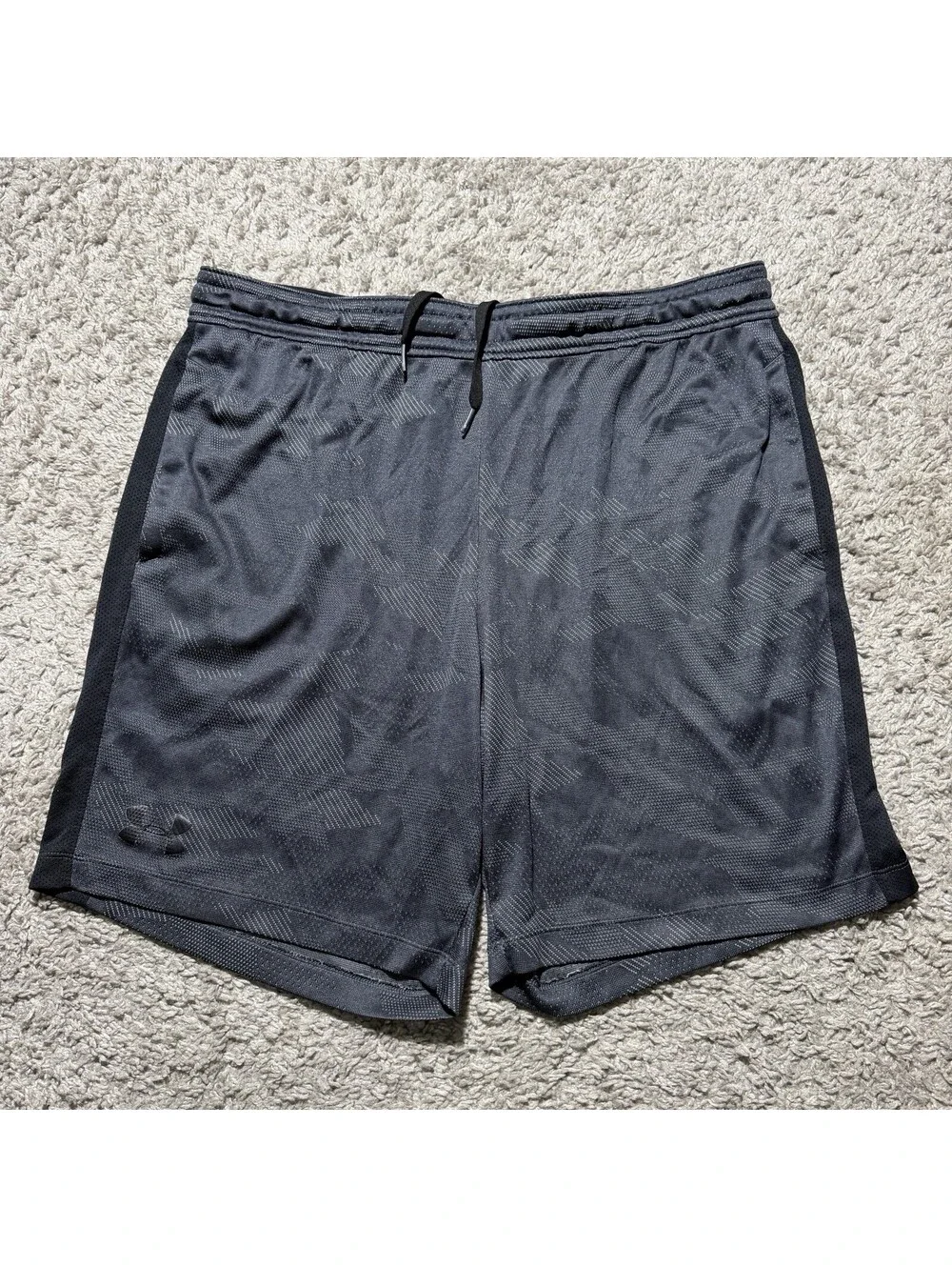 Under Armour Shorts Mens 2XL Gray HeatGear Loose Fit Athletic Gym Pockets